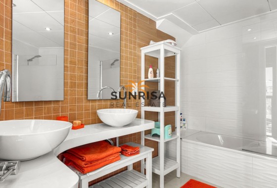 Appartement · Herverkoop - Orihuela Costa · La Zenia · Alicante · Spanje