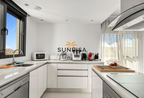 Appartement · Herverkoop - Orihuela Costa · La Zenia · Alicante · Spanje