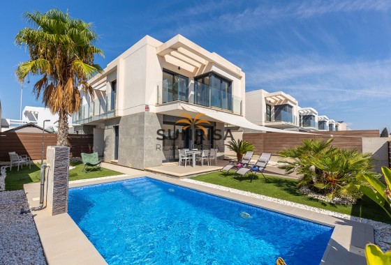 Villa · Revente - Orihuela · Entre Naranjos Vistabella · Alicante · Espagne