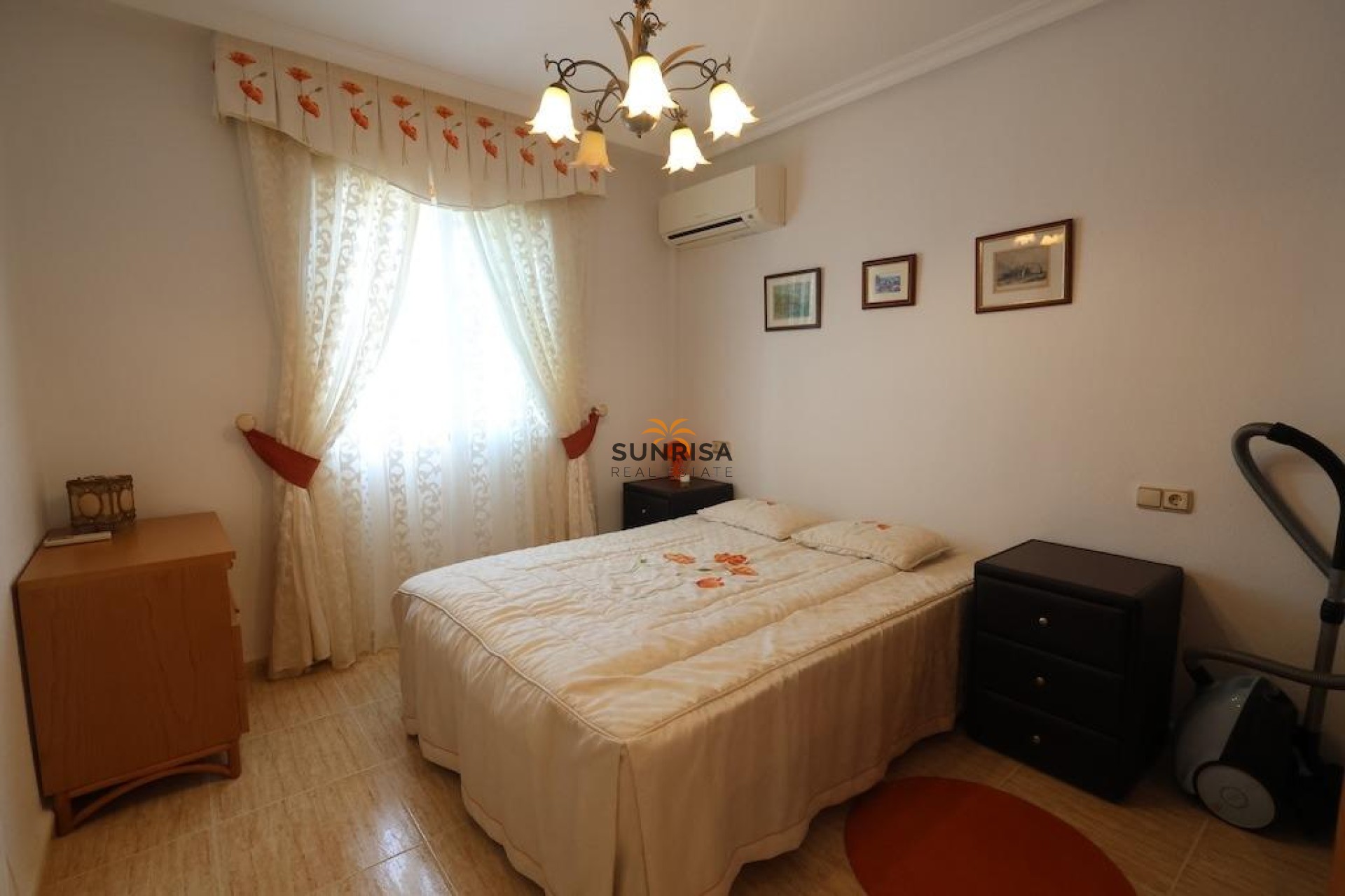 Resale - House - Orihuela Costa