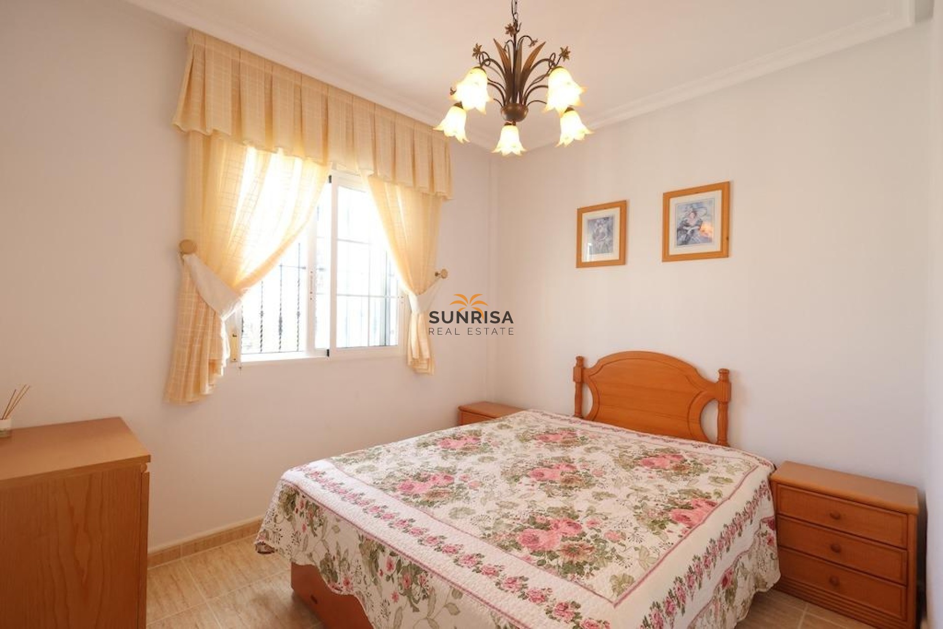 Resale - House - Orihuela Costa