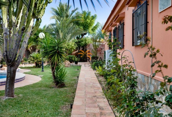 Villa · Revente - Torrevieja · La Siesta - El Salado - Torreta · Alicante · Espagne
