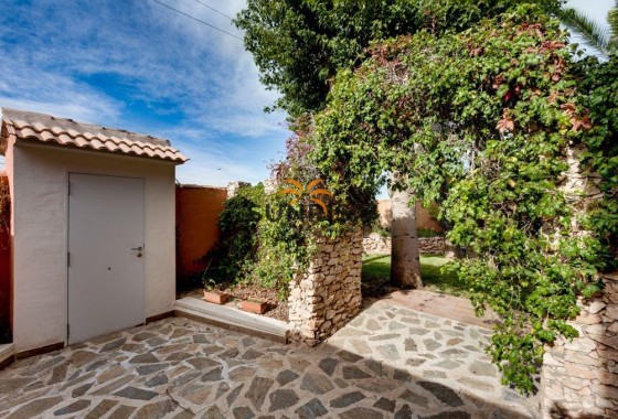 Villa · Revente - Torrevieja · La Siesta - El Salado - Torreta · Alicante · Espagne