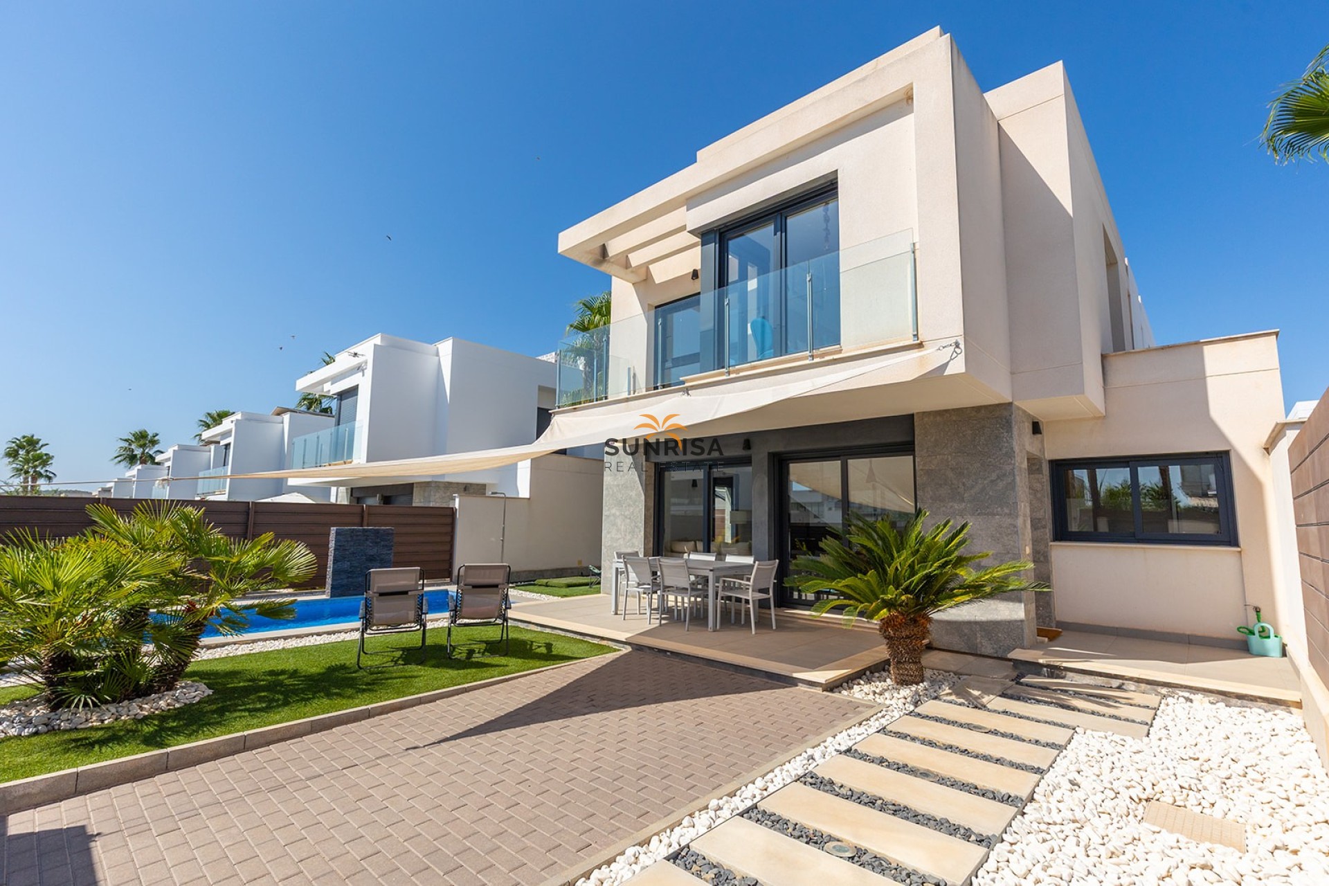 Resale - Villa - Orihuela