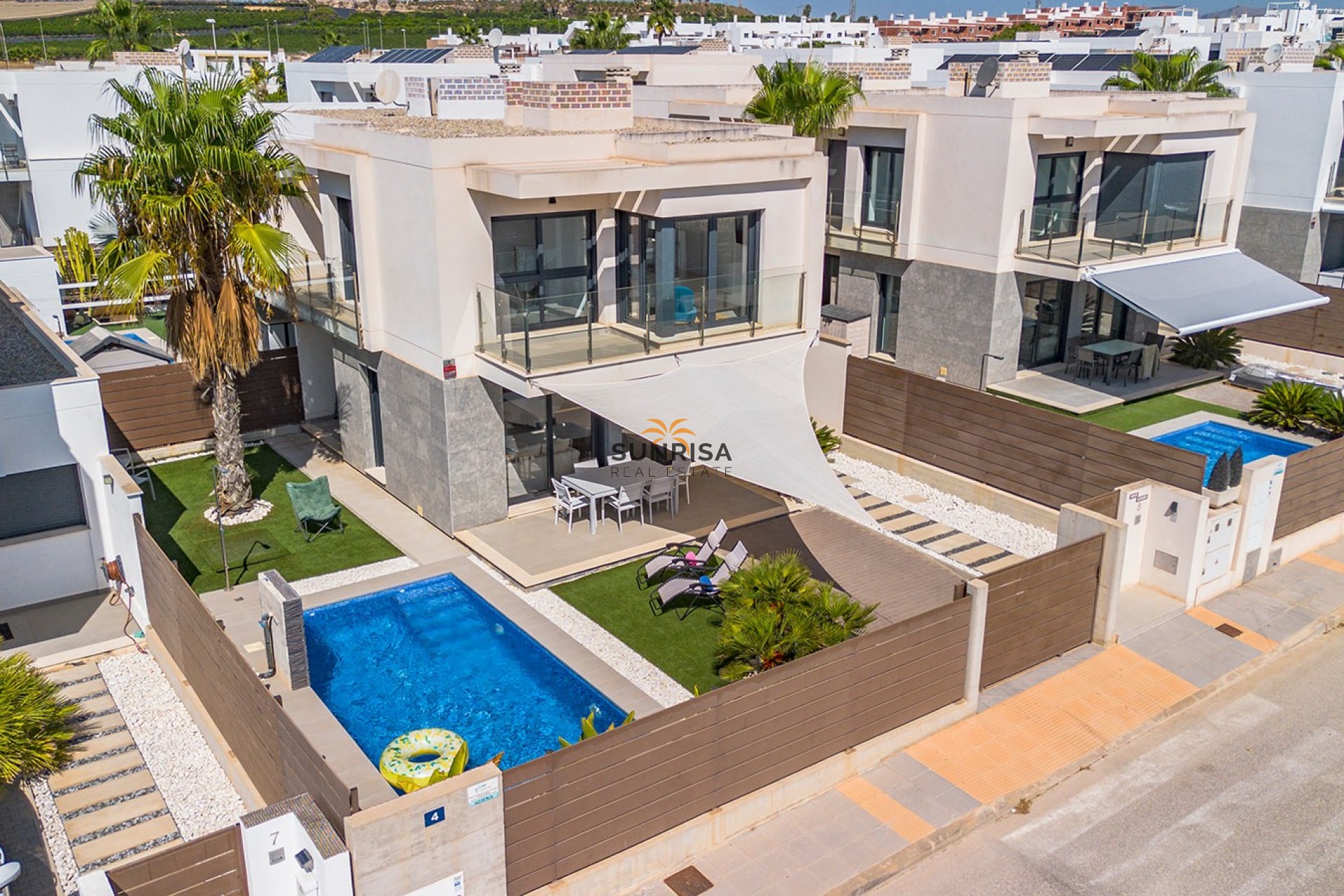 Resale - Villa - Orihuela