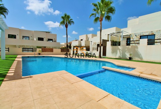 Villa · Herverkoop - Orihuela Costa · PAU 8 · Alicante · Spanje
