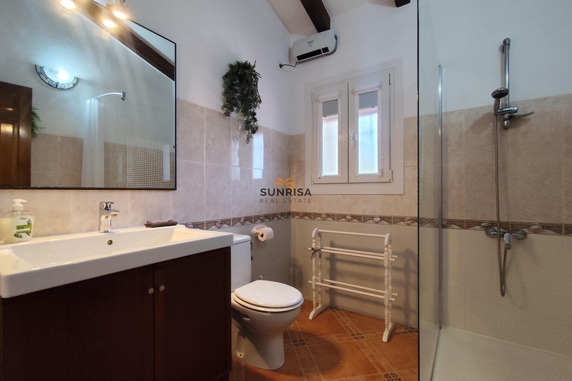 Resale - Villa - Orihuela