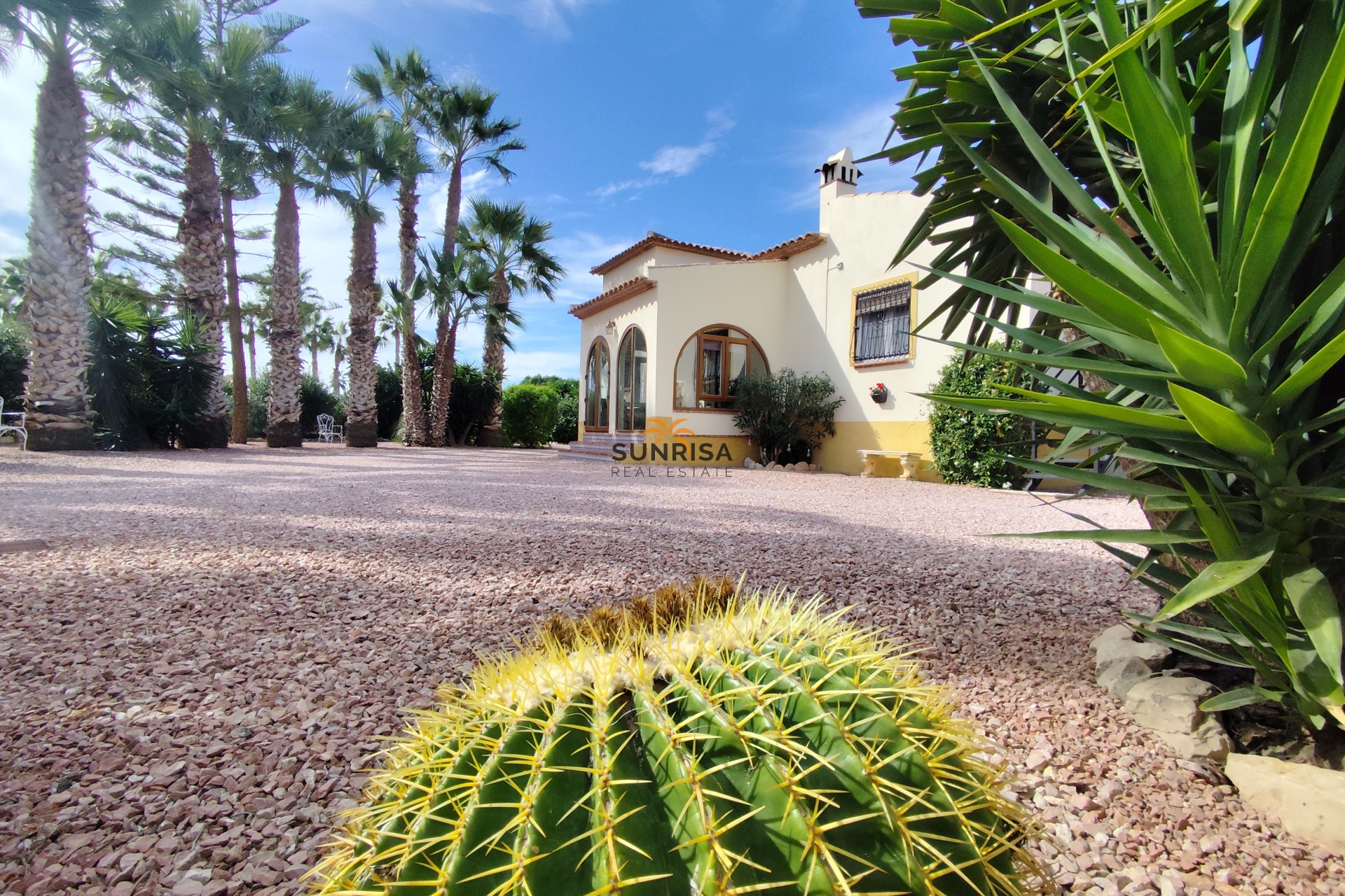 Resale - Villa - Orihuela