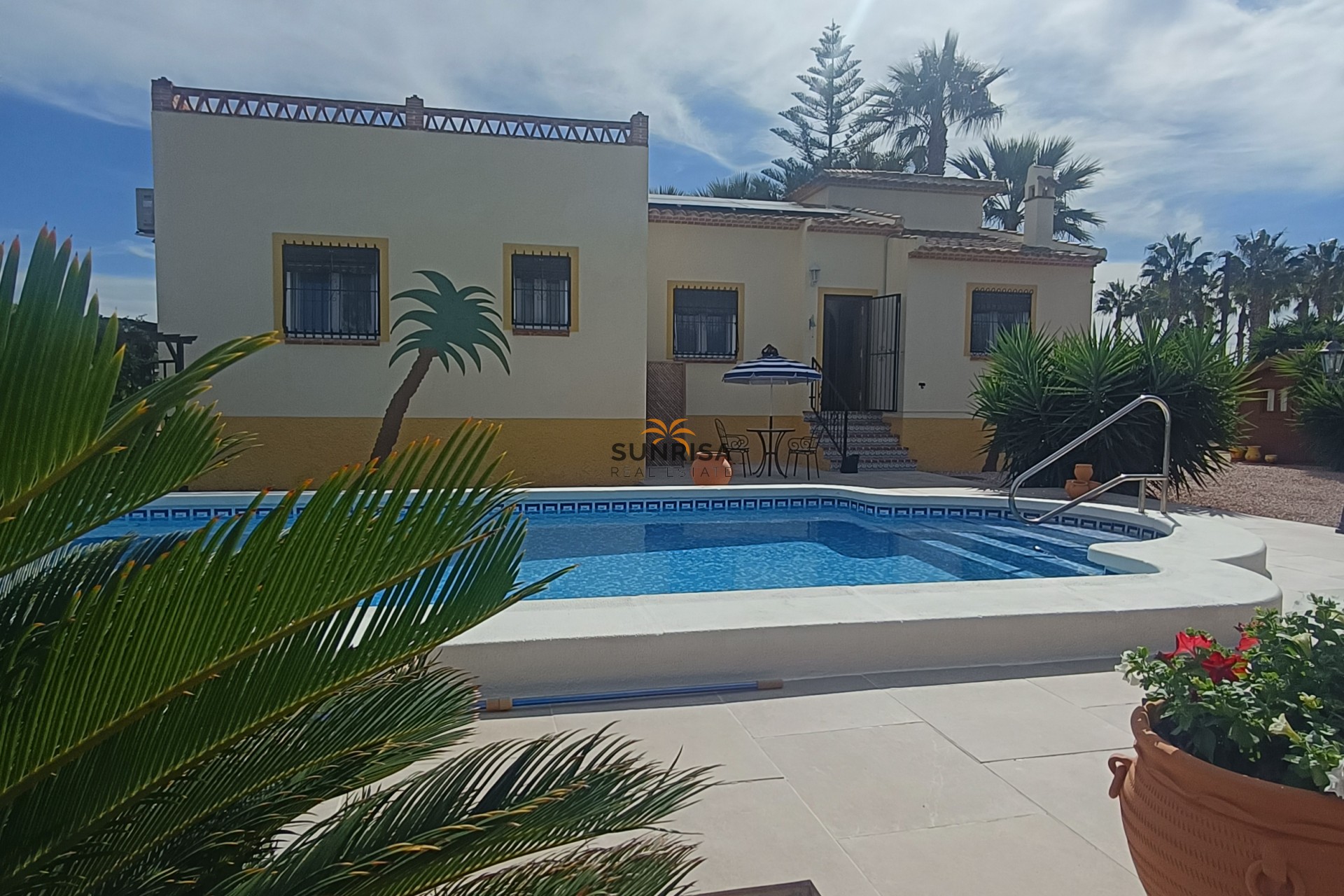 Resale - Villa - Orihuela