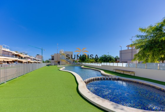 Bungalow · Herverkoop - Pilar de la Horadada · Mil Palmeras · Alicante · Spanje