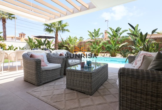 Villa · Herverkoop - Orihuela Costa · Montezenia · Alicante · Spanje
