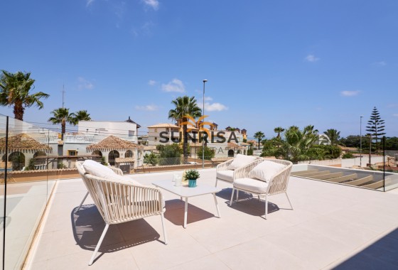 Villa · Herverkoop - Orihuela Costa · Montezenia · Alicante · Spanje