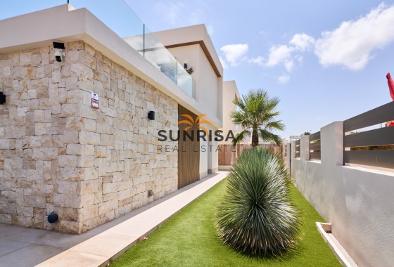 Villa · Herverkoop - Orihuela Costa · Montezenia · Alicante · Spanje