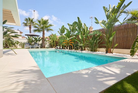 Villa · Herverkoop - Orihuela Costa · Montezenia · Alicante · Spanje