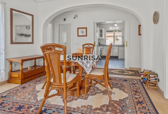 Villa · Herverkoop - Algorfa · Alicante · Spanje