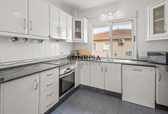 Villa · Herverkoop - Algorfa · Alicante · Spanje