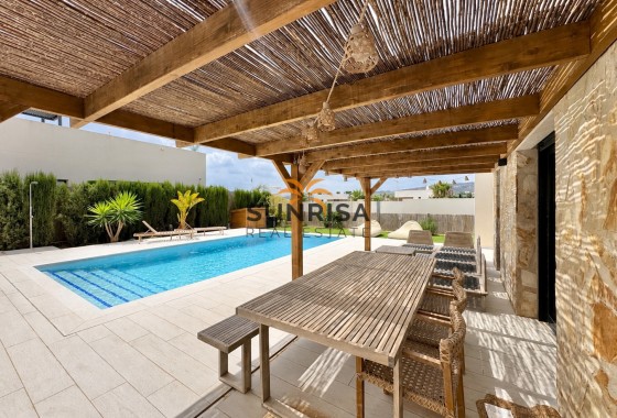 Villa · Herverkoop - Algorfa · Alicante · Spanje