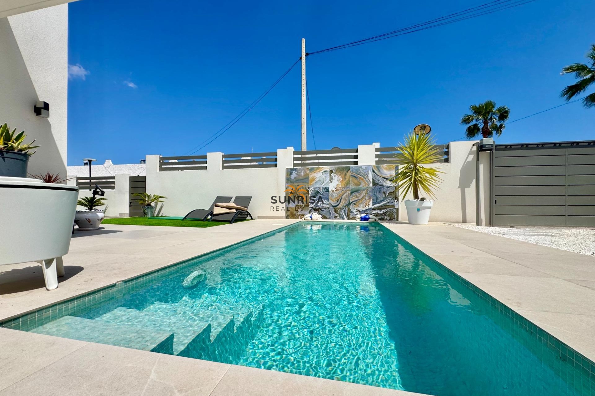 Herverkoop - Villa - Orihuela Costa