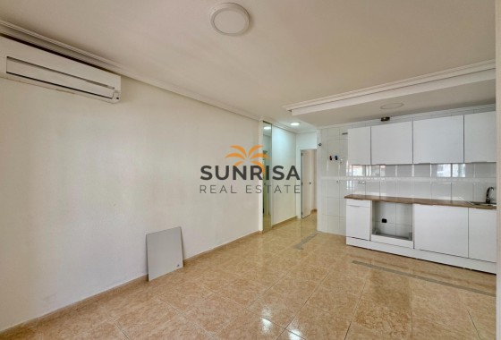 Appartement · Herverkoop - Torrevieja · Centro · Alicante · Spanje
