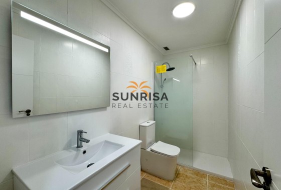 Appartement · Herverkoop - Torrevieja · Centro · Alicante · Spanje