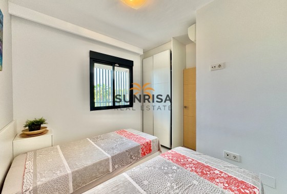 Appartement · Herverkoop - Orihuela Costa · La Zenia · Alicante · Spanje