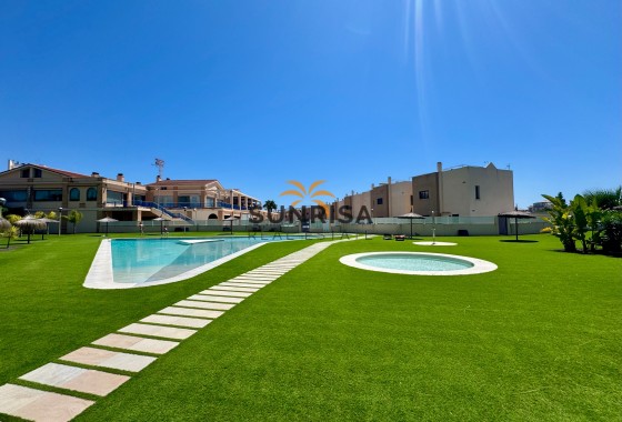 Appartement · Herverkoop - Orihuela Costa · La Zenia · Alicante · Spanje