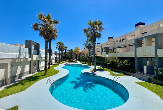 Appartement · Herverkoop - Torrevieja · Torrelamata - La Mata · Alicante · Spanje