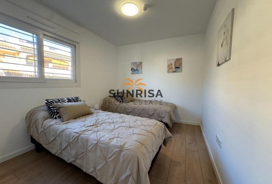 Appartement · Herverkoop - Pilar de la Horadada · Mil Palmeras · Alicante · Spanje