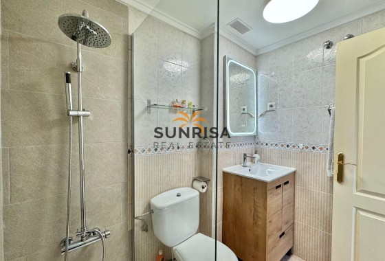Appartement · Herverkoop - Torrevieja · La Mata · Alicante · Spanje