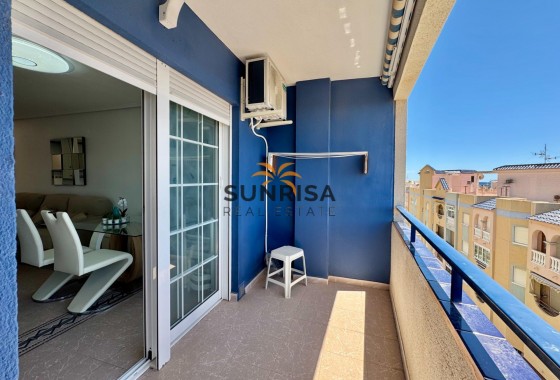 Appartement · Herverkoop - Torrevieja · La Mata · Alicante · Spanje