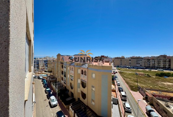 Appartement · Herverkoop - Torrevieja · La Mata · Alicante · Spanje