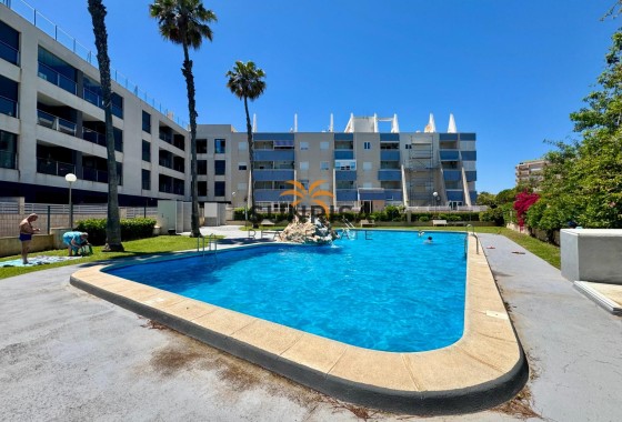 Appartement · Herverkoop - Torrevieja · La Mata · Alicante · Spanje