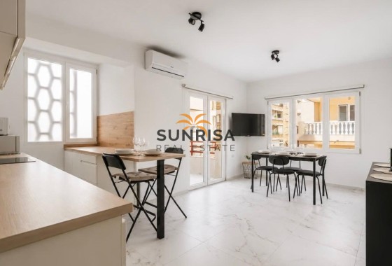 Appartement · Herverkoop - Torrevieja · Centro · Alicante · Spanje