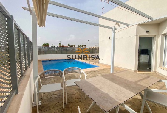 Twee-onder-een-kapwoning · Nieuwbouwwoningen - Los Alcázares · Murcia · Spanje