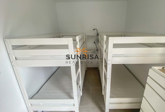 Twee-onder-een-kapwoning · Nieuwbouwwoningen - Los Alcázares · Murcia · Spanje