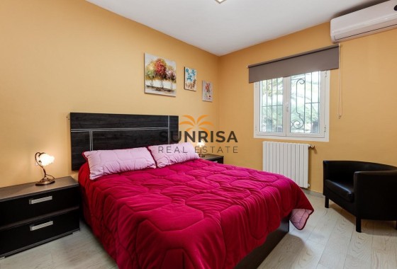 Villa · Herverkoop - Torrevieja · La Siesta - El Salado - Torreta · Alicante · Spanje