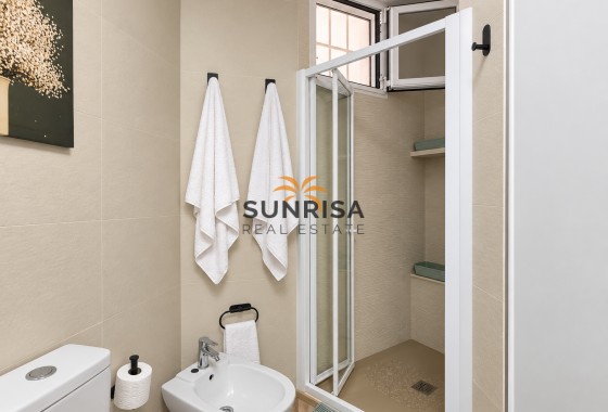 Apartamento · Reventa - Torrevieja · La Mata · Alicante · España