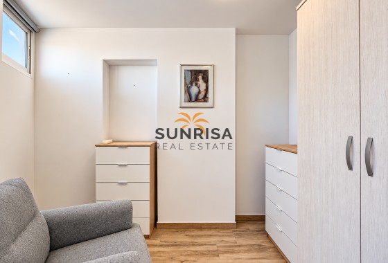 Apartamento · Reventa - Torrevieja · La Mata · Alicante · España