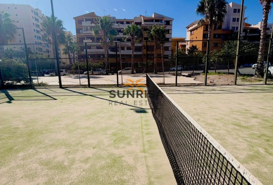 Appartement · Herverkoop - Torrevieja · Punta Prima · Alicante · Spanje