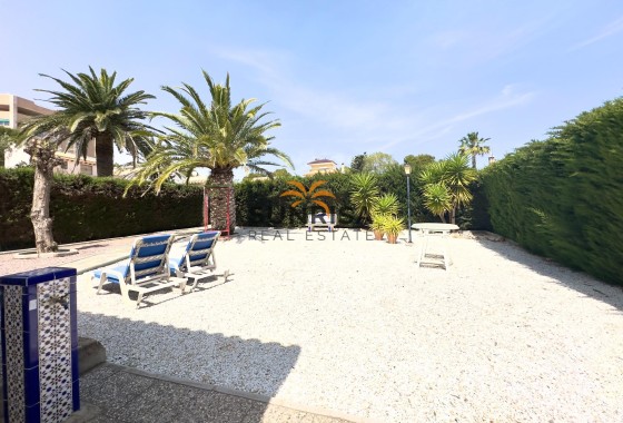 Villa · Herverkoop - Orihuela Costa · La Zenia · Alicante · Spanje