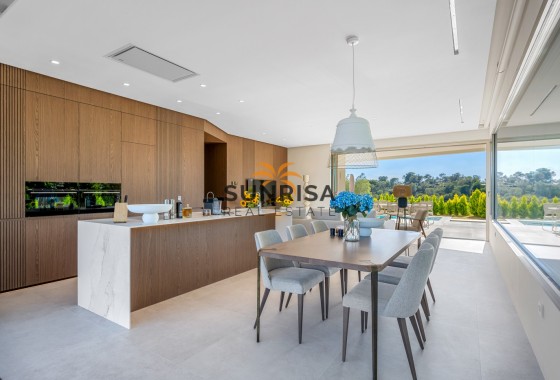 Appartement · Herverkoop - Las Colinas Golf Resort · Alicante · Spanje