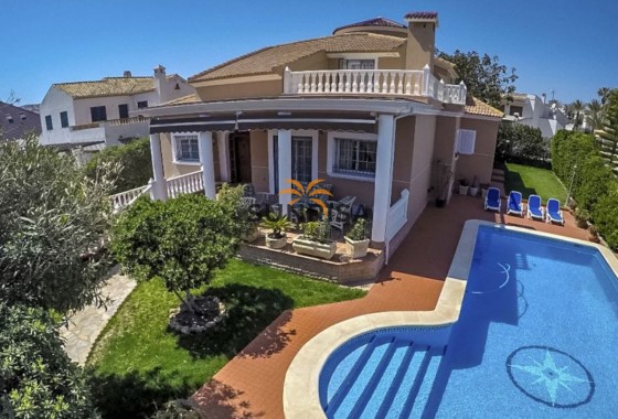 Villa · Herverkoop - Torrevieja · La Mata · Alicante · Spanje