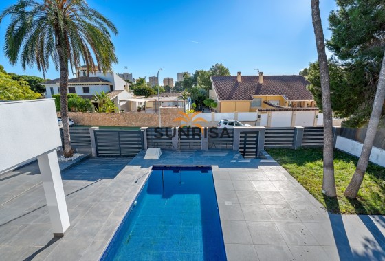 Villa · Herverkoop - Orihuela Costa · Campoamor · Alicante · Spanje