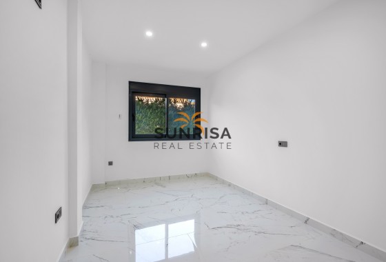 Villa · Herverkoop - Orihuela Costa · Campoamor · Alicante · Spanje