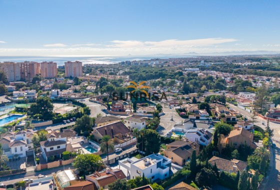 Villa · Herverkoop - Orihuela Costa · Campoamor · Alicante · Spanje