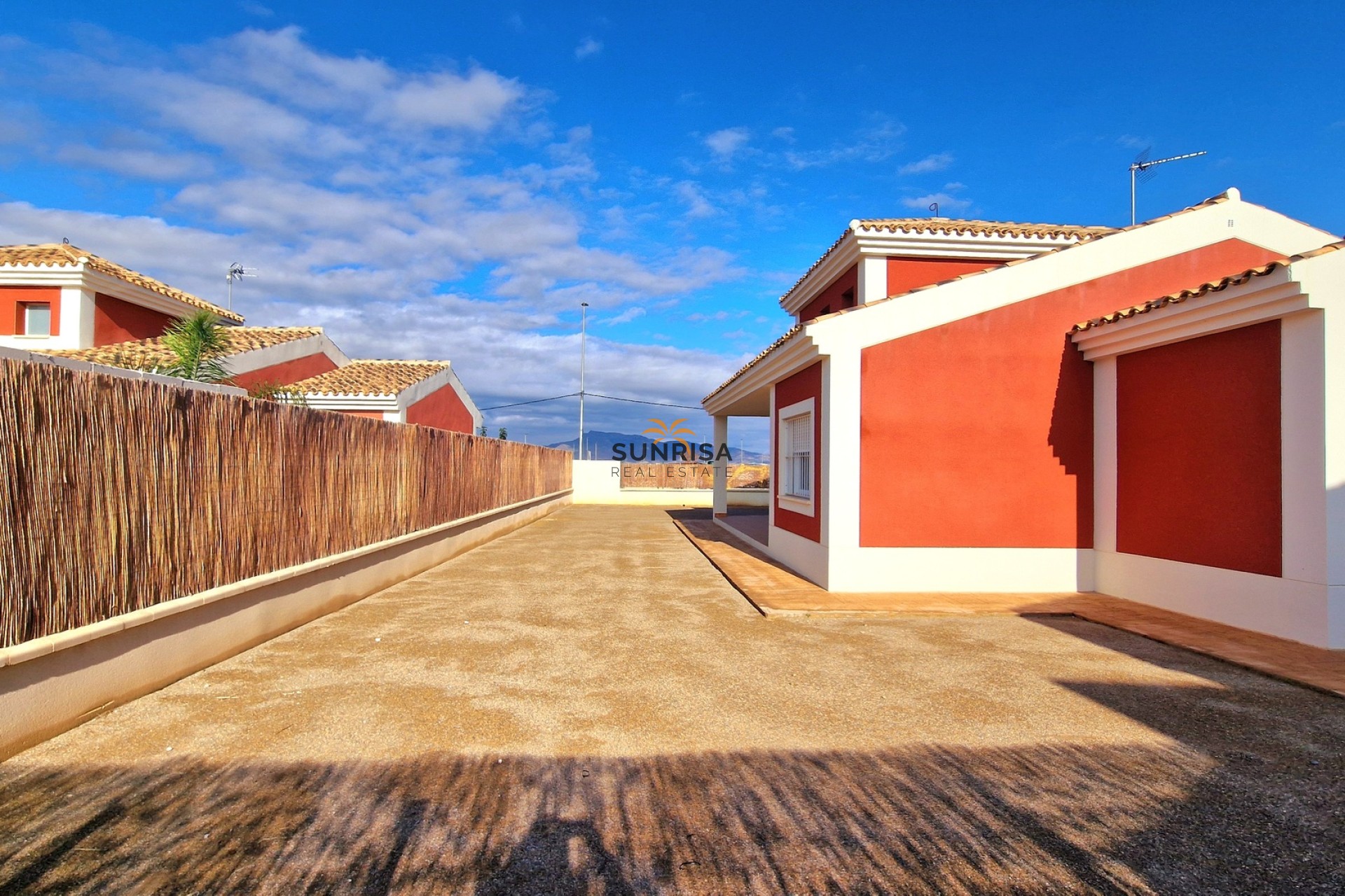 New Build - detached - Purias