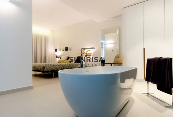 Villa · New Build - Dehesa de Campoamor · Alicante · Spain