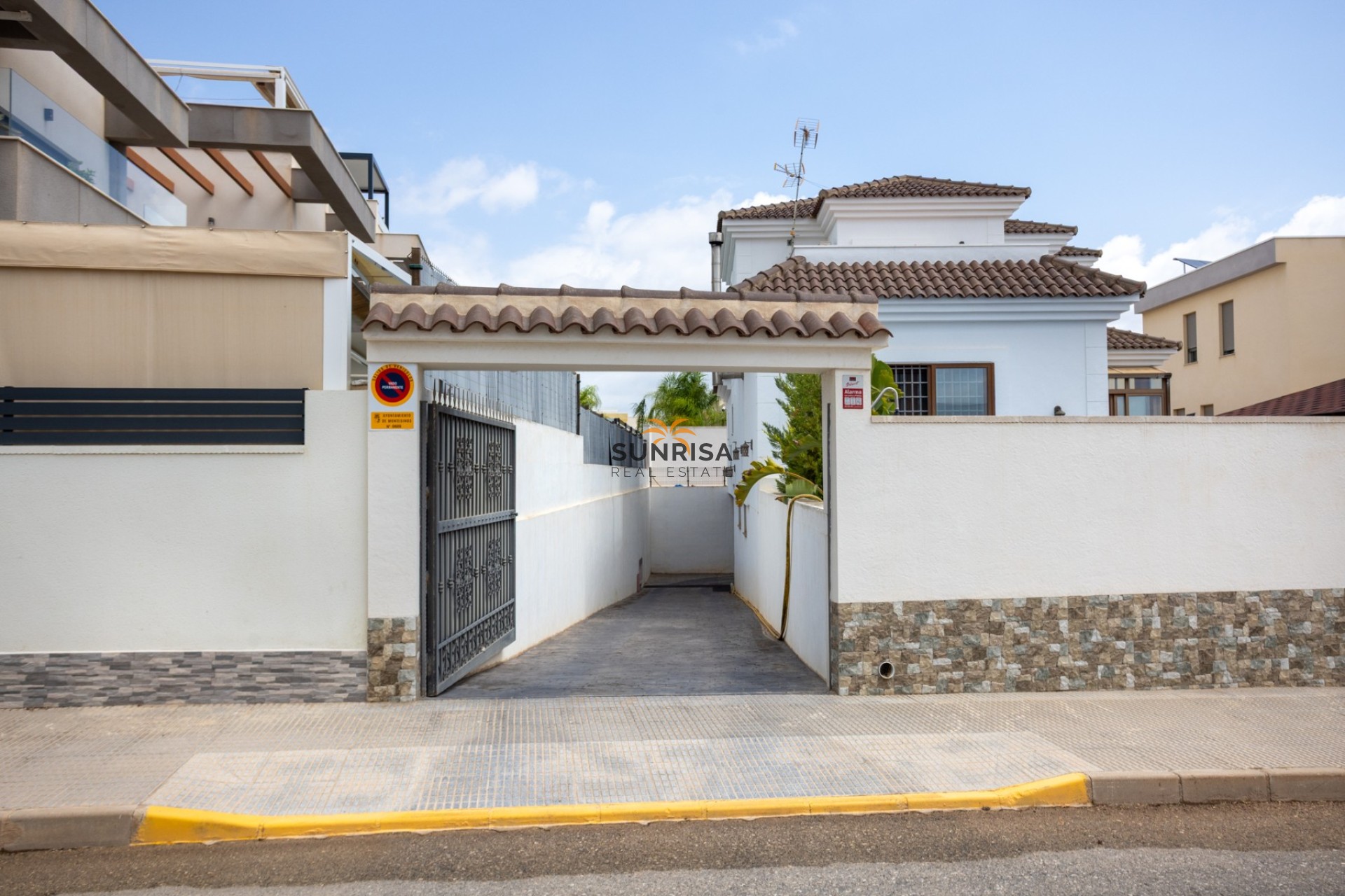 Resale - Detached villa - Los Montesinos