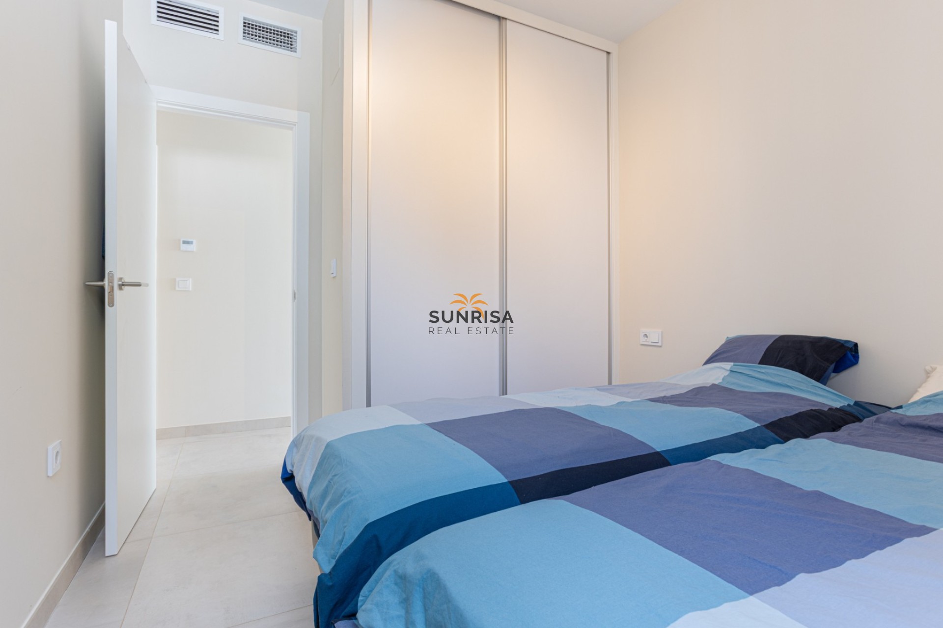 Reventa - Apartamento - Mar de Cristal