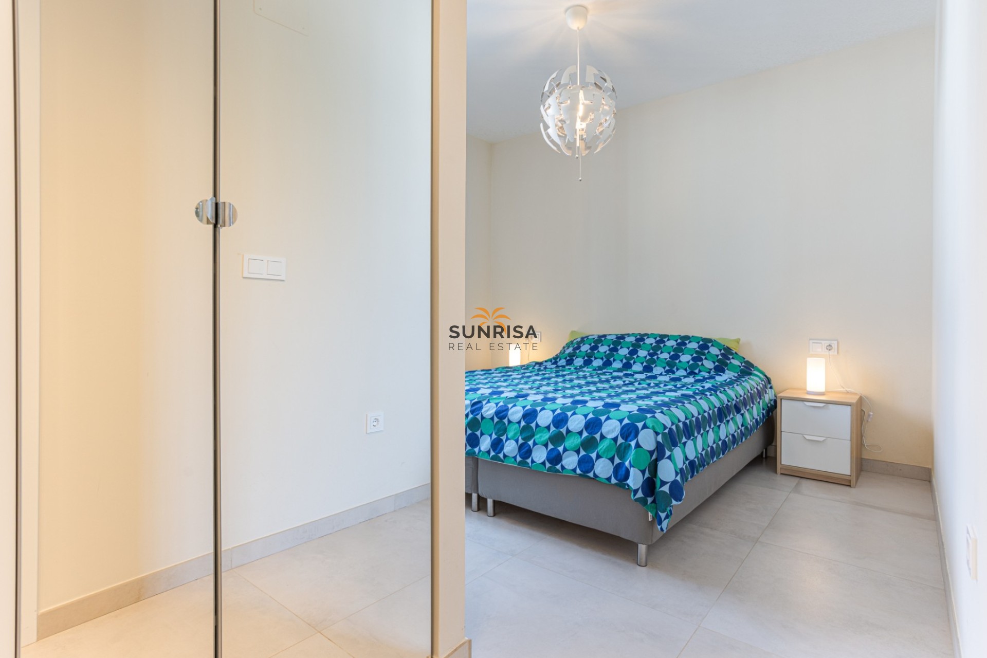 Reventa - Apartamento - Mar de Cristal